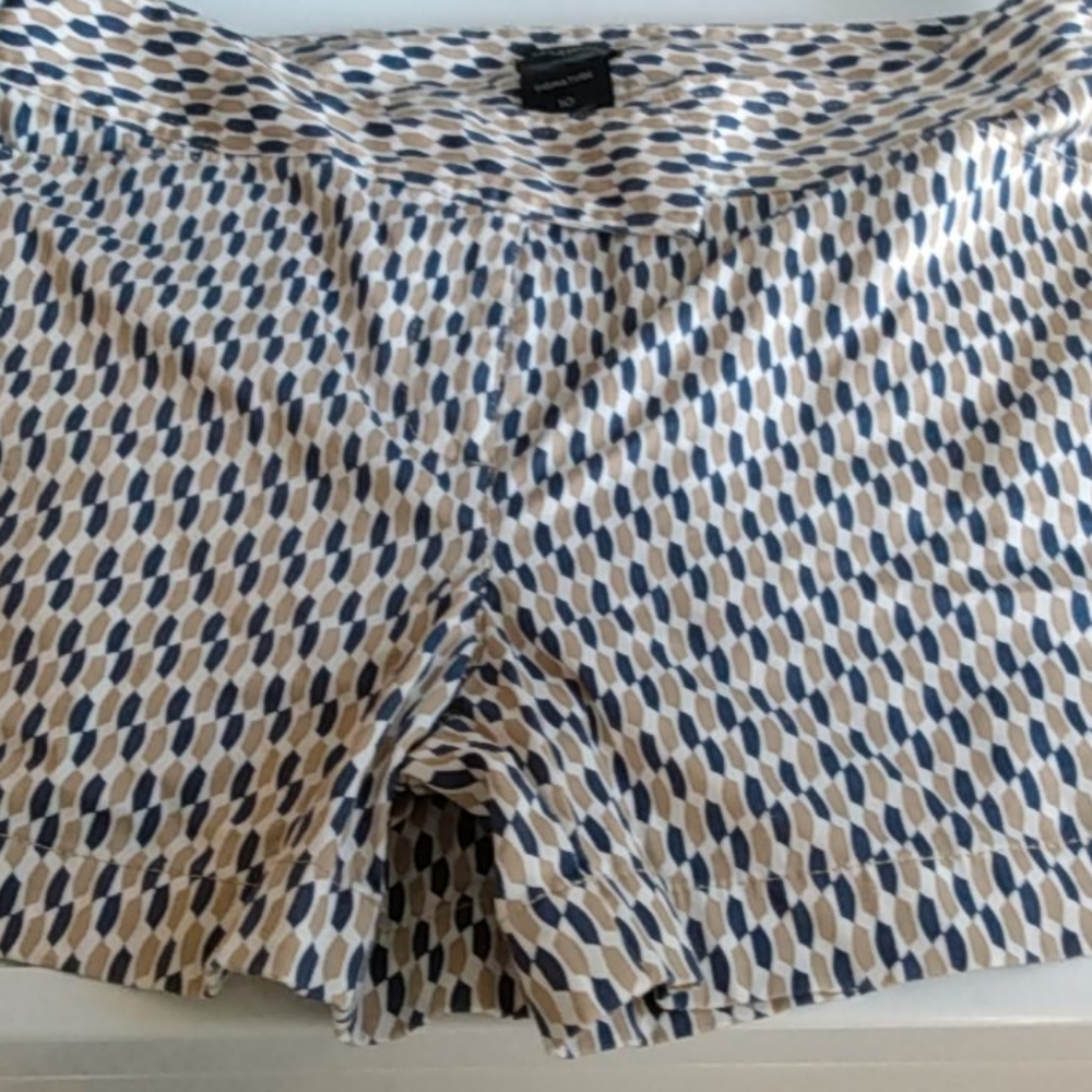 Anne Taylor Signatures shorts